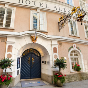 Hotel entrance Judengasse exterior view| Hotel Altstadt Salzburg