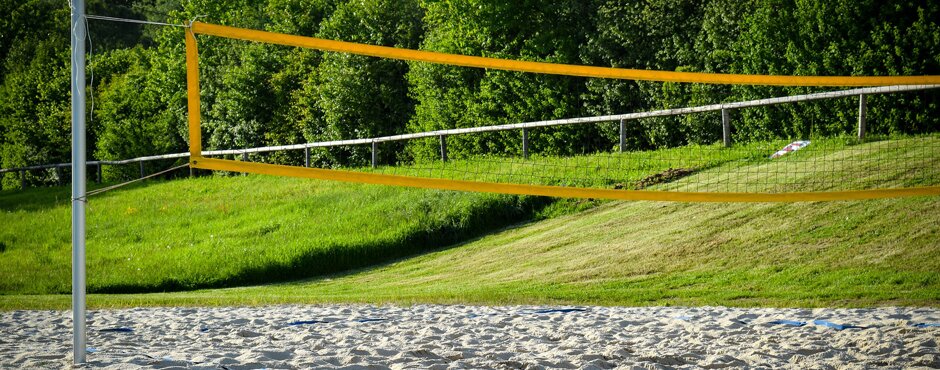 Sand, Netz, Ball - mehr braucht es nicht für ein super Beachvolleyballmatch | © Pixabay