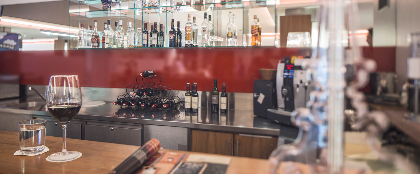 Hotelbar mit Thekenbereich | Hotel Anatol in Wien