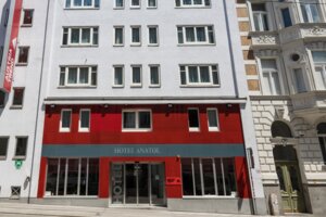 Außenansicht Hotel Eingang | Hotel Anatol in Wien