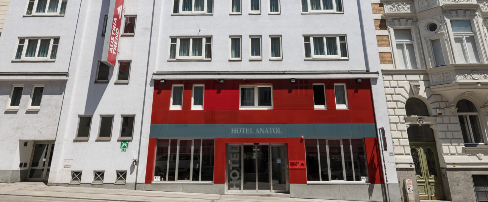 Außenansicht Hotel Eingang | Hotel Anatol in Wien