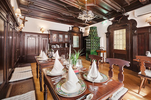 Dining room "Altdeutsche Stube" with laid table | Hotel Altstadt Salzburg
