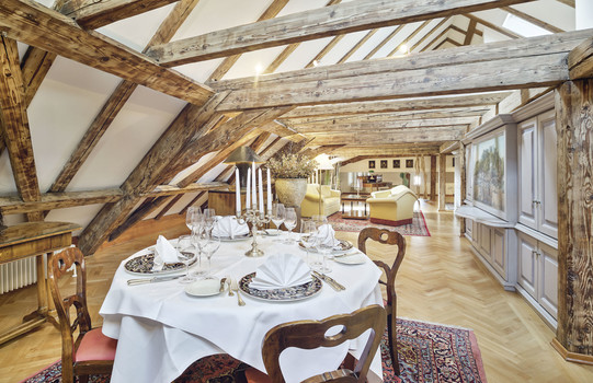 "Kaiser" Suite noble living area with dining table | Hotel Altstadt in Salzburg