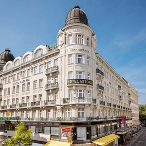 Exterior view hotel building | Hotel Astoria in Vienna
