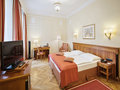 Comfort Room with desk and TV | Hotel Astoria in Vienna