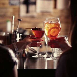 Drinks in einer Cocktailbar
