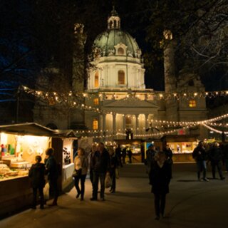Adventmarkt am Wiener Karlsplatz | © Shutterstock