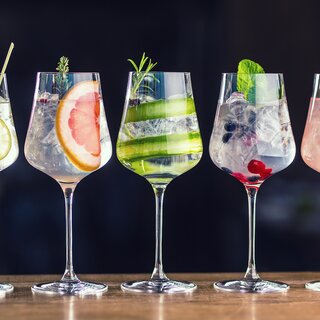 Gin Bar Bartheke mit Gin-Auswahl