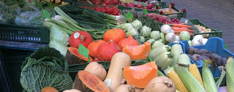 Frisches Gemüse aus der Region bei einem Wiener Marktstand. | © Agentur MINT