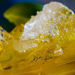 Ein Longdrink mit vielen Eiswürfeln serviert. | © Pixabay