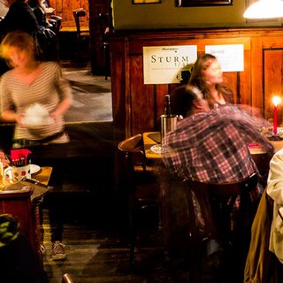 Andi Hofer Weinstube als Salzburger Institution | © Andreas Hofer Weinstube