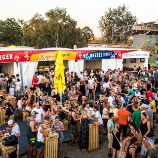 Das spektakuläre Beachvillage mit jeder Menge Unterhaltung und Kulinarik | © Bernhard Horst