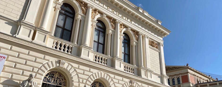 Albertina Modern Vienna| Exterior View | © © Viennissima Lifestyle