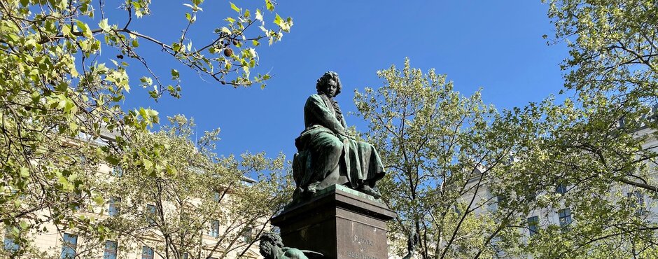 Beethoven Monument by Caspar von Zumbusch | Beethovenplatz Vienna | © © Viennissima Lifestyle