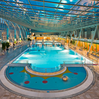 Indoor area with thermal pool at the Römertherme Baden in Lower Austria | © Badener KurbetriebsgesmbH