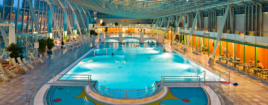 Indoor area with thermal pool at the Römertherme Baden in Lower Austria | © Badener KurbetriebsgesmbH