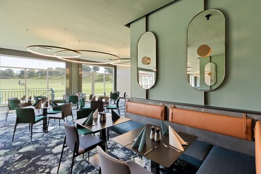 Restaurant with laid table | Hotel Bosei in Vienna