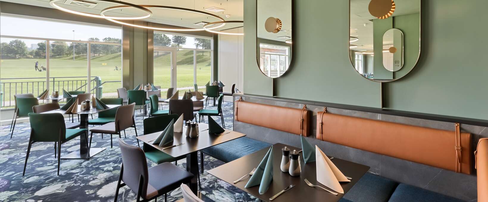 Restaurant with laid table | Hotel Bosei in Vienna