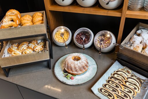 Breakfast buffet with pastries | Hotel Bosei in Vienna