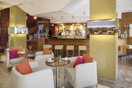 Lobby Bar | Hotel Europa Graz Lobby Bar mit Theke und Sitzgelegenheiten | Hotel Europa Graz