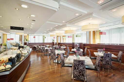 Restaurant Frida | Hotel Europa Graz Blick ins Restaurant Frida mit gedeckten Tisch | Hotel Europa Graz