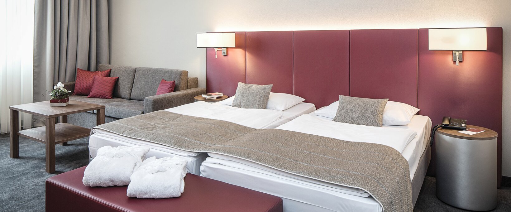 Premium Zimmer | Hotel Europa Salzburg Premium Zimmer Schlafbereich mit Couch | Hotel Europa Salzburg