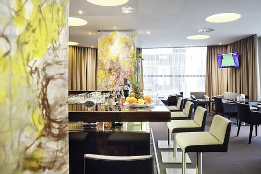 Bar counter with barstool | Hotel Europa Wien 