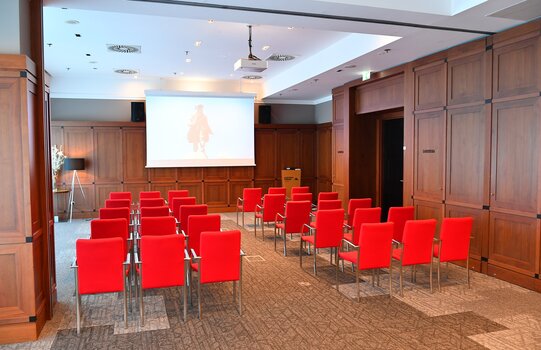 Seminar room Andromedar "Theater" with screen | Hotel Ljubljana in Slovenia