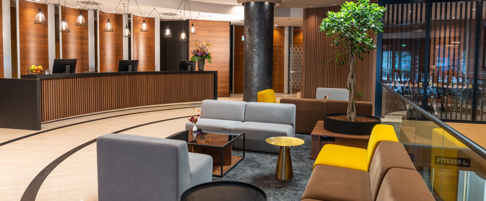 Lobby with entrance area and reception | Hotel Ljubljana in Slovenia