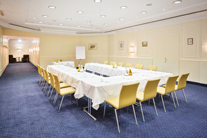 Seminarraum Franz Joseph mit U-Tafel | Parkhotel Schönbrunn in Wien