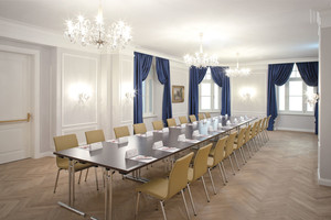 Seminar room Sophie Lounge with long table | Parkhotel Schönbrunn in Vienna