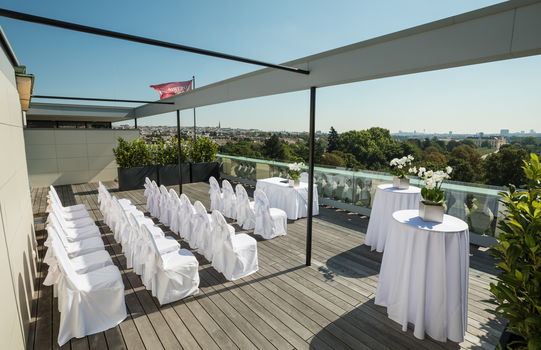 Kaiser Suite terrace with theater seating | Parkhotel Schönbrunn in Vienna