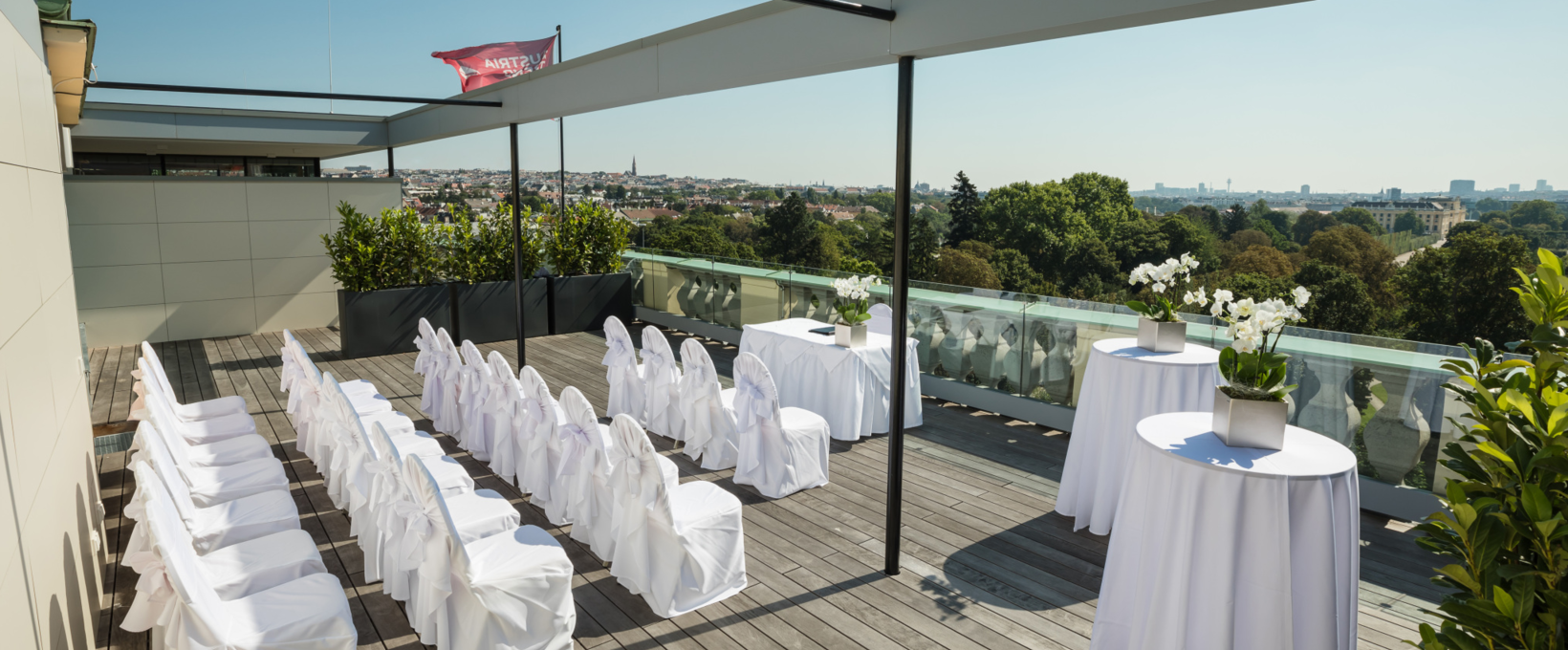 Kaiser Suite Terrasse mit Theaterbestuhlung | Parkhotel Schönbrunn in Wien