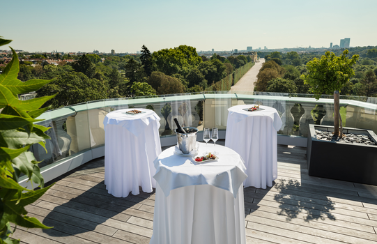 Kaiser Suite with cocktail seating | Parkhotel Schönbrunn in Vienna