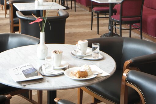 Schlosscafé | Parkhotel Schönbrunn in Wien Schlosscafé mit Frühstückstisch | Parkhotel Schönbrunn in Wien
