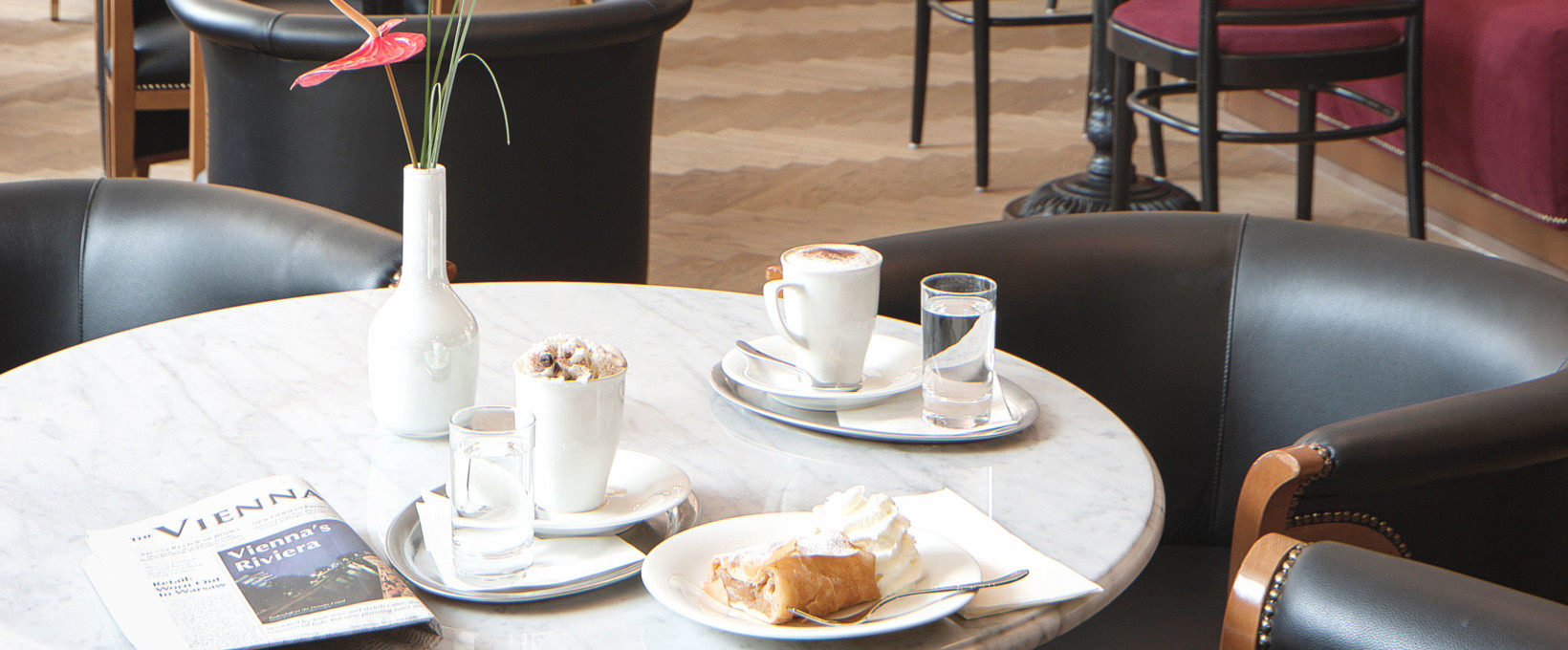 Schlosscafé mit Frühstückstisch | Parkhotel Schönbrunn in Wien