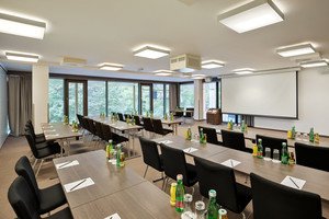 Seminar room Newton with classroom | Radisson Blu Park Royal Palace Hotel in Wien