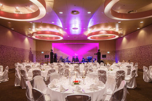 Ballsaal Olympia Mancini  mit gedeckten Tischen | Hotel Savoyen Vienna
