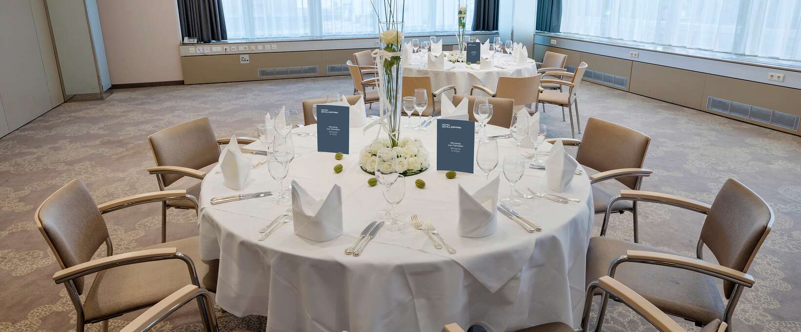 Hochzeitstafel | Hotel Schillerpark in Linz Hochzeitstafel im Veranstaltungsraum | Hotel Schillerpark in Linz