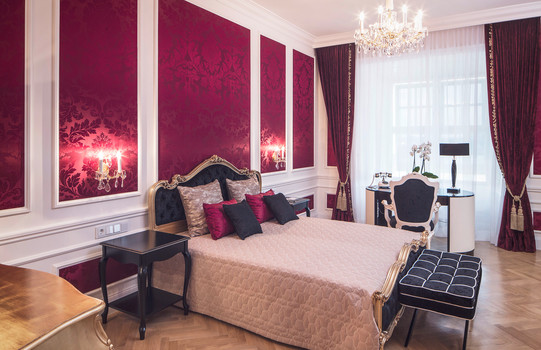 Schlafzimmer mit Schreibtisch | Schloss Schönbrunn Grand Suite in Wien