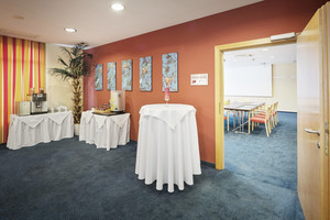 Seminar room  Gustav Klimt foyer coffee break buffet | Hotel Ananas in Vienna