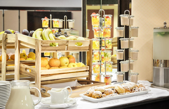 Seminar Buffet with fruits | Hotel Ananas in Vienna