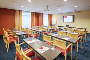 Seminar room Gustav Klimt "Parlament" with flatscreen | Hotel Ananas in Vienna