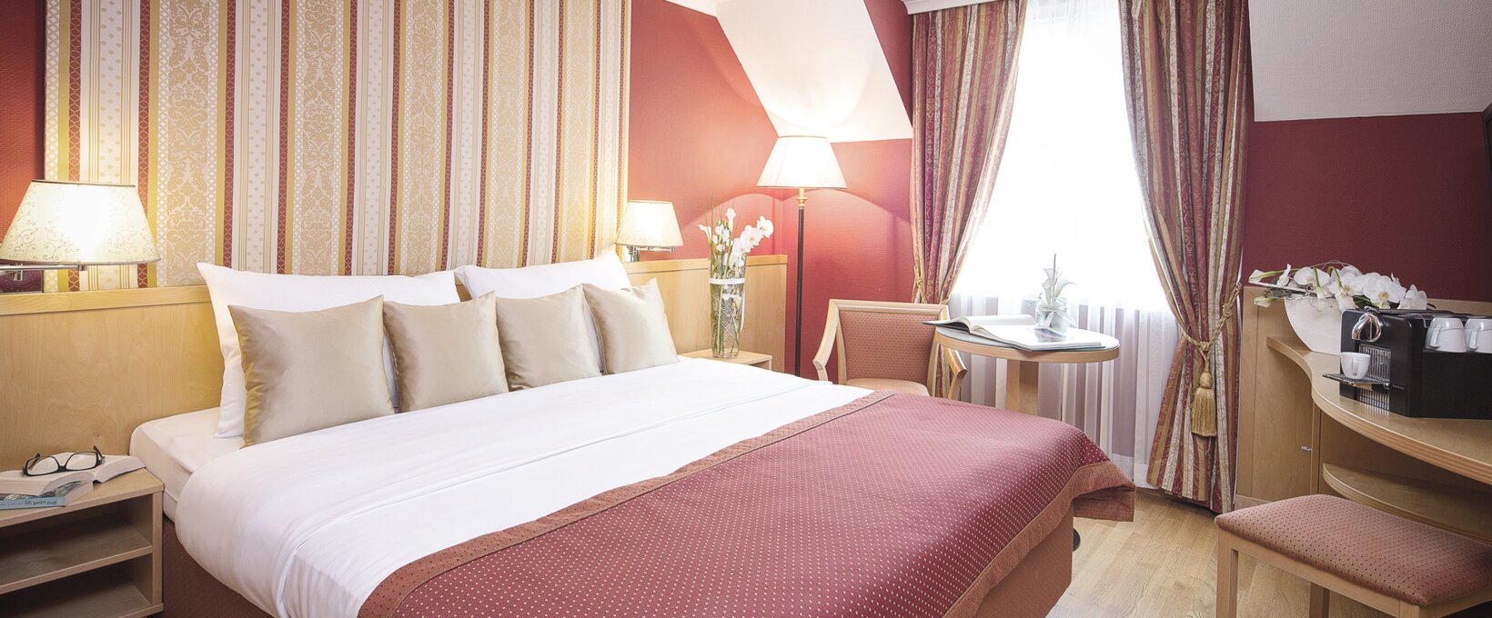 Executive Room with kingsize bed | Hotel Ananas in Vienna
