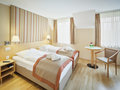 Suite with twin beds | Hotel Ananas in Vienna
