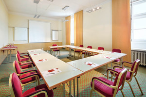 Seminar room Savoyen with u-shape and screen | Hotel Schloss Wilhelminenberg in Vienna