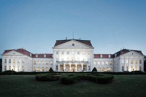 Außenansicht bei Nacht | Hotel Schloss Wilhelminenberg in Wien