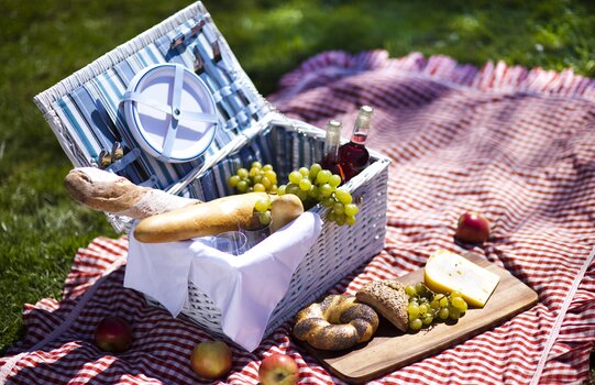 Delight basket with pastries and fruits