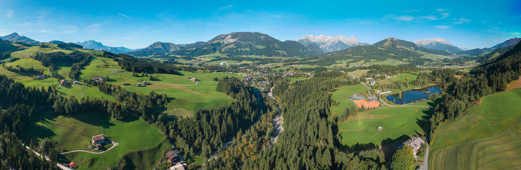 Ich konnte den unvergleichlichen Rohr-Hof der Familie Schwaiger in Fieberbrunn auf 1050 m Seehhe kennenlernen. Mich hatte ein Tipp zum Ein Traum-Bauernhof: Der Rohrhof in Fieberbrunn | Tirol isch toll
