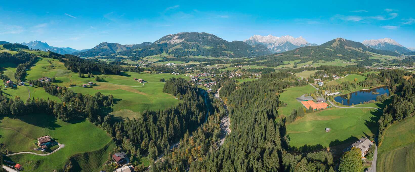Panorama Pillerseetal im Sommer | Fieberbrunn | © Kitzbüheler Alpen Marketing GmbH | Simon Oberleitner